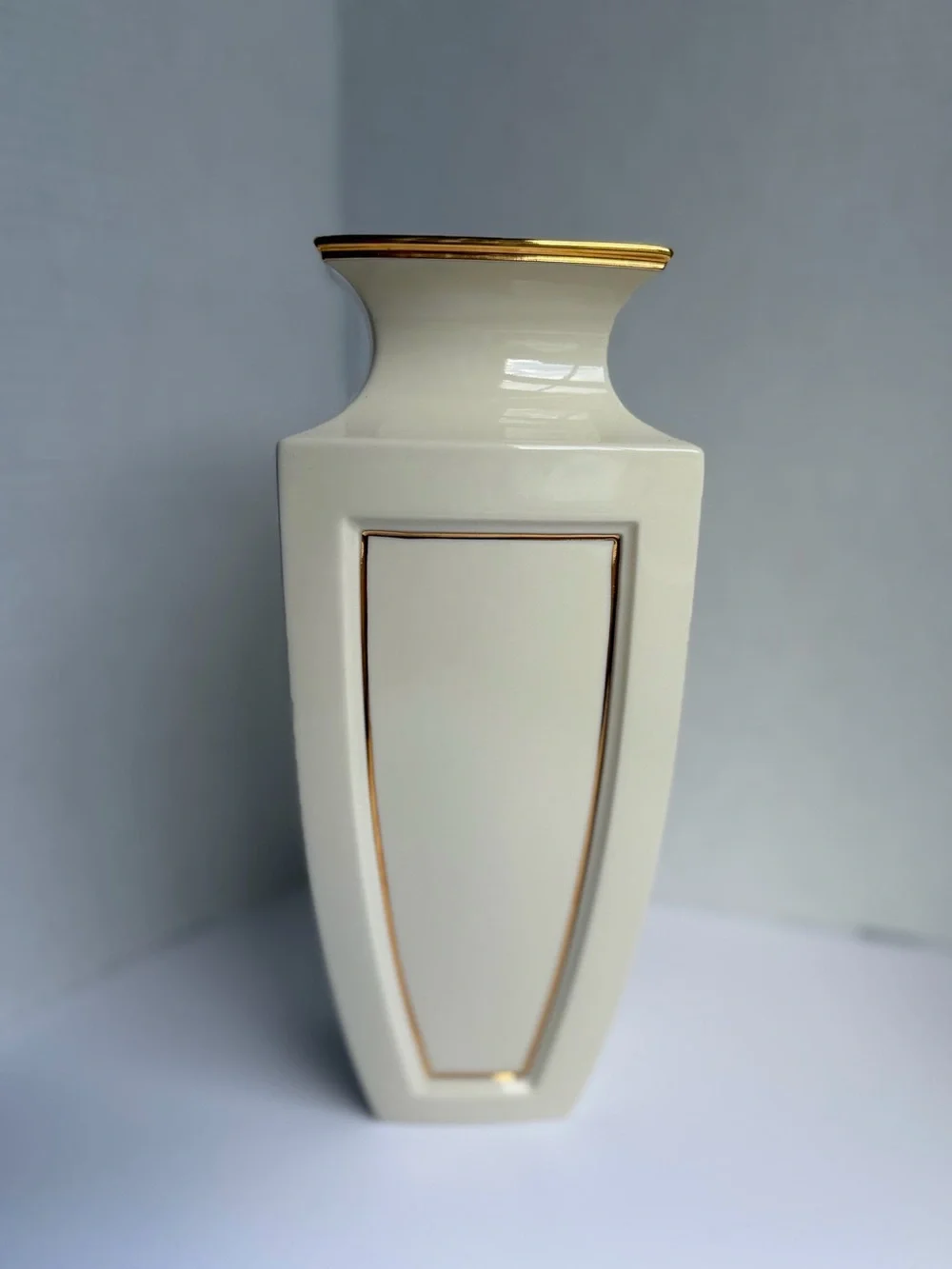 Lenox Eternal Large 11” 24 K Gold Trimmed Vase Dimension Collection Greek
